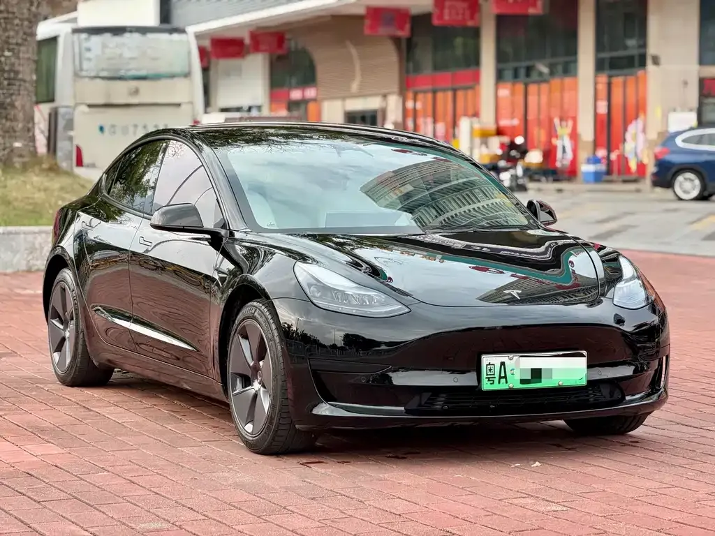Tesla Model 3 — фото 3