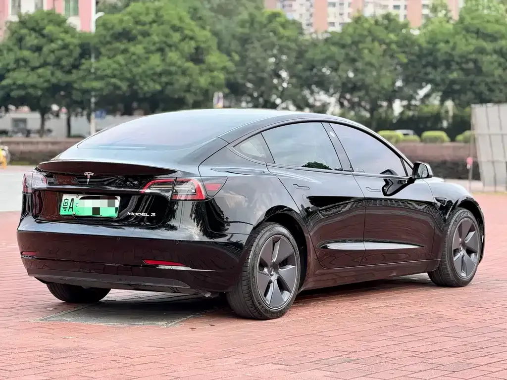 Tesla Model 3 — фото 6