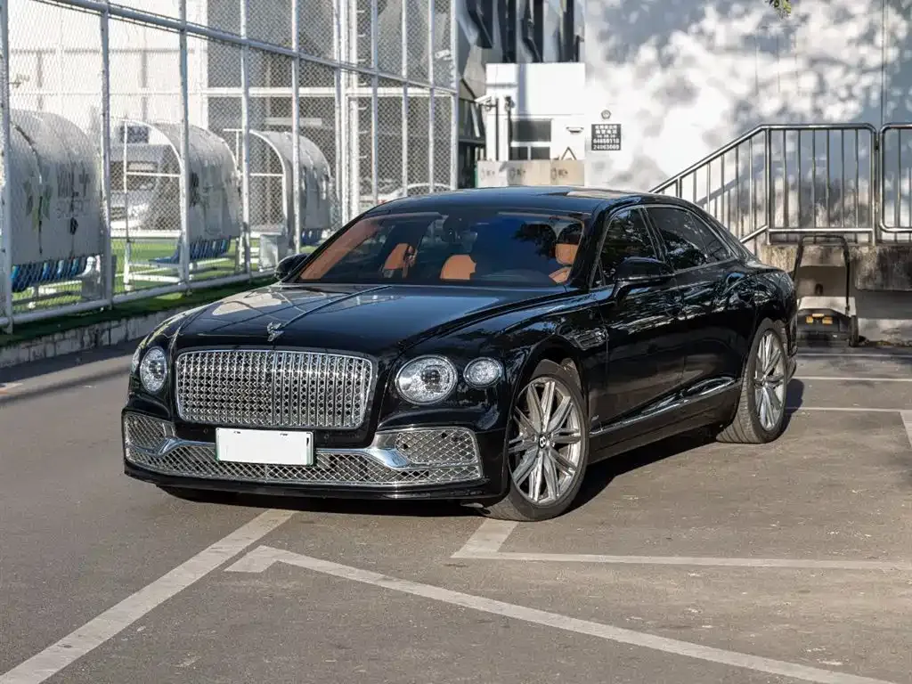 Bentley Flying Spur PHEV — фото 1