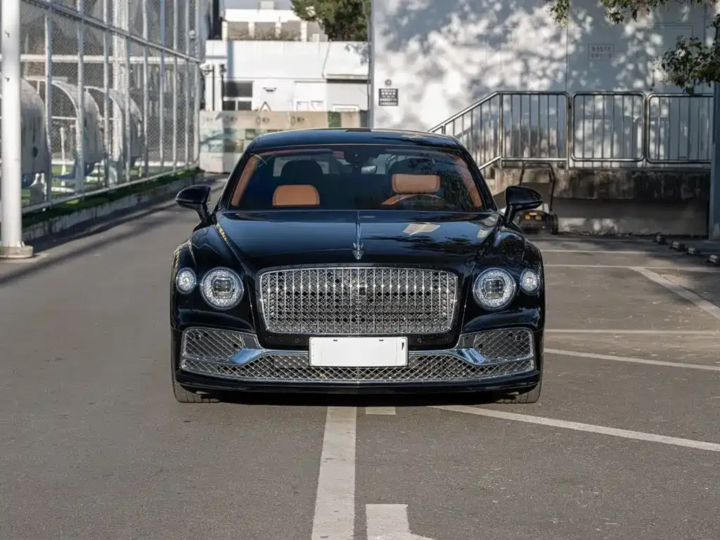 Bentley Flying Spur PHEV — фото 2
