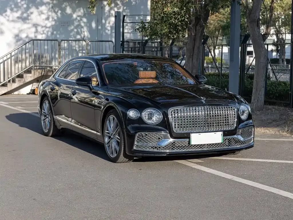 Bentley Flying Spur PHEV — фото 3