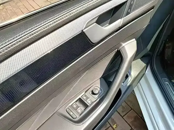 Volkswagen CC 2023 из CN, фото 10