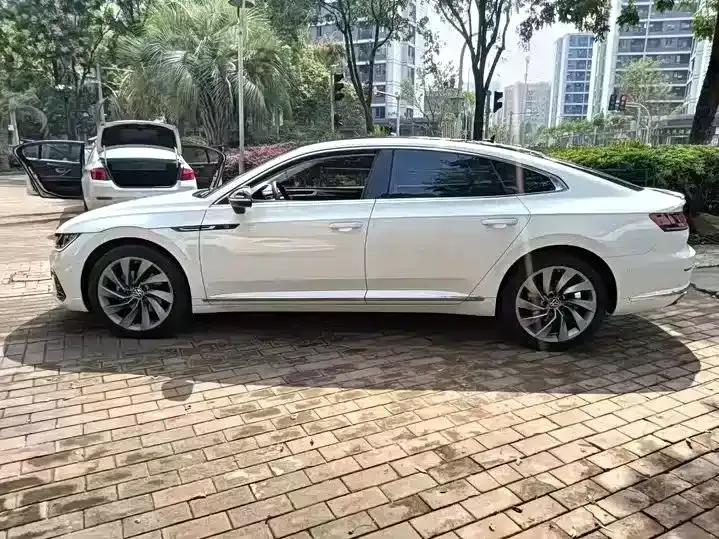 Volkswagen CC 2023 из CN, фото 4