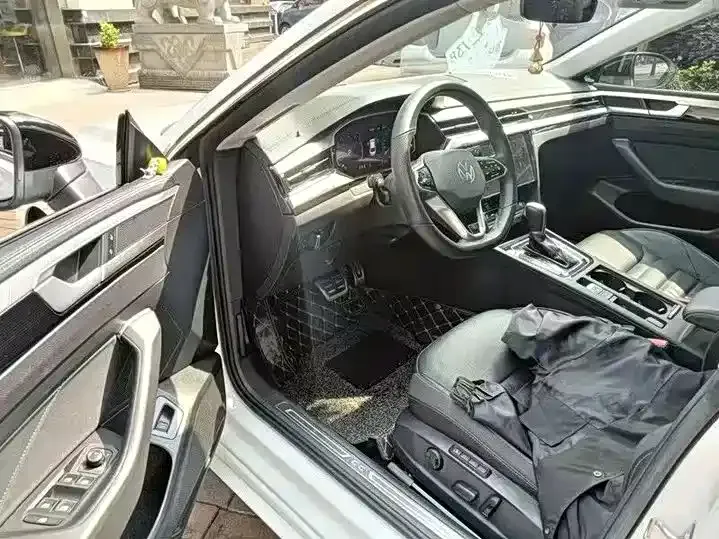 Volkswagen CC 2023 из CN, фото 5