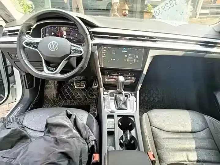 Volkswagen CC 2023 из CN, фото 9