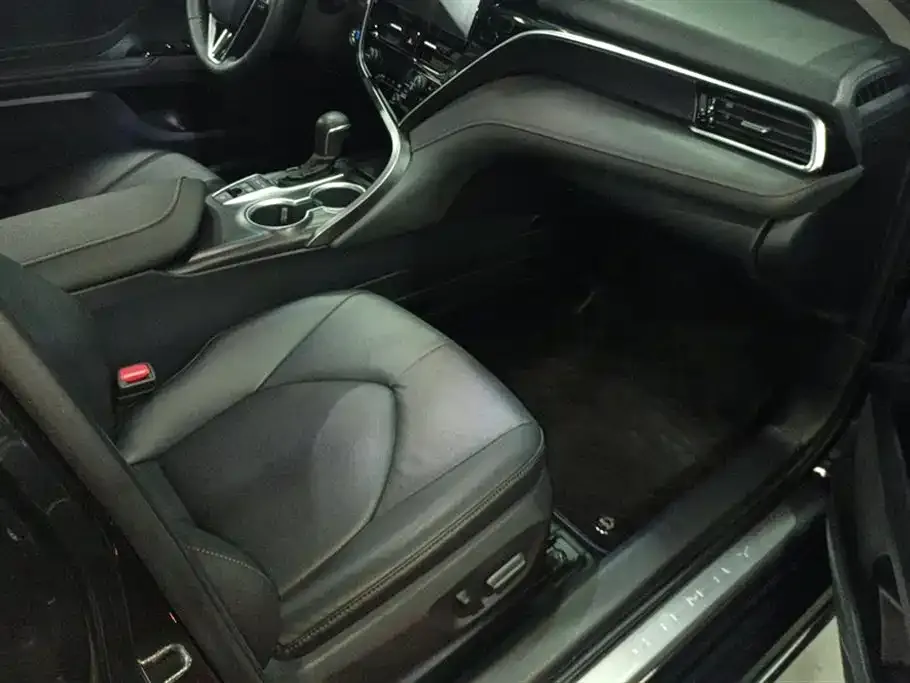 Toyota Camry 2023 из CN, фото 8