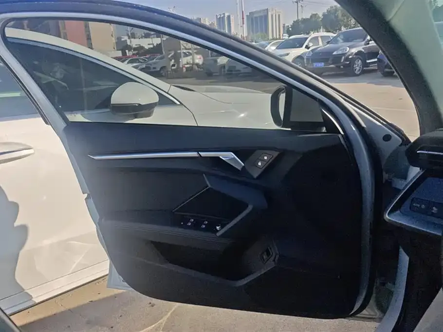 Audi A3 2023 из CN, фото 7