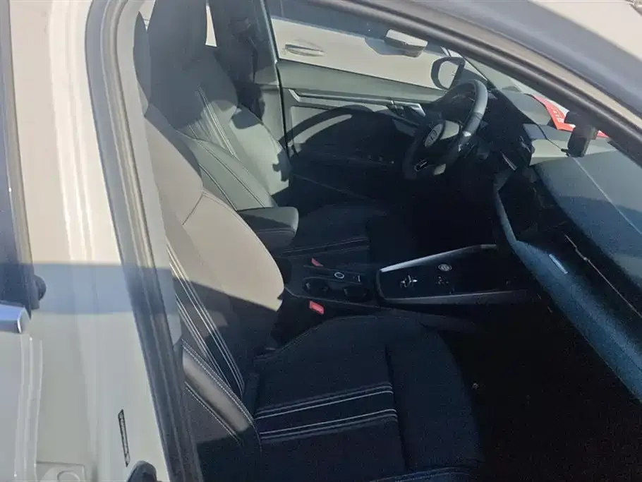 Audi A3 2023 из CN, фото 8