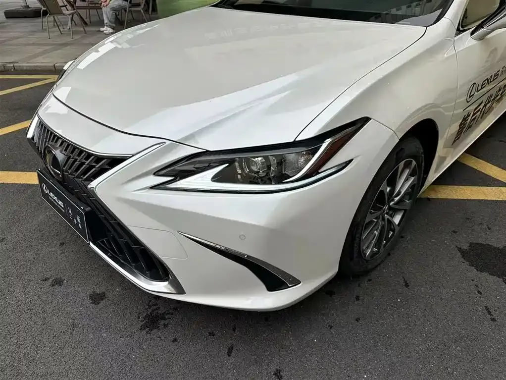 Lexus ES — фото 2