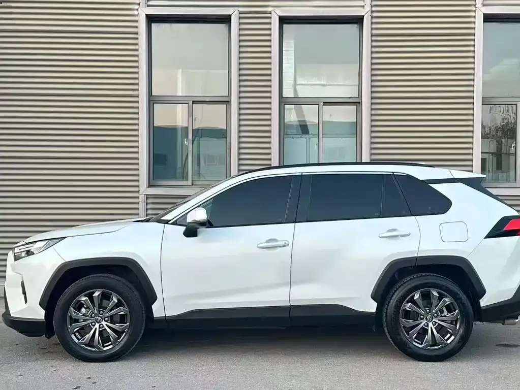 Toyota RAV4 2024 из CN, фото 3