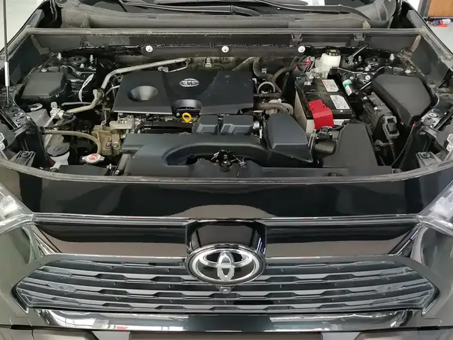 Toyota RAV4 — фото 10