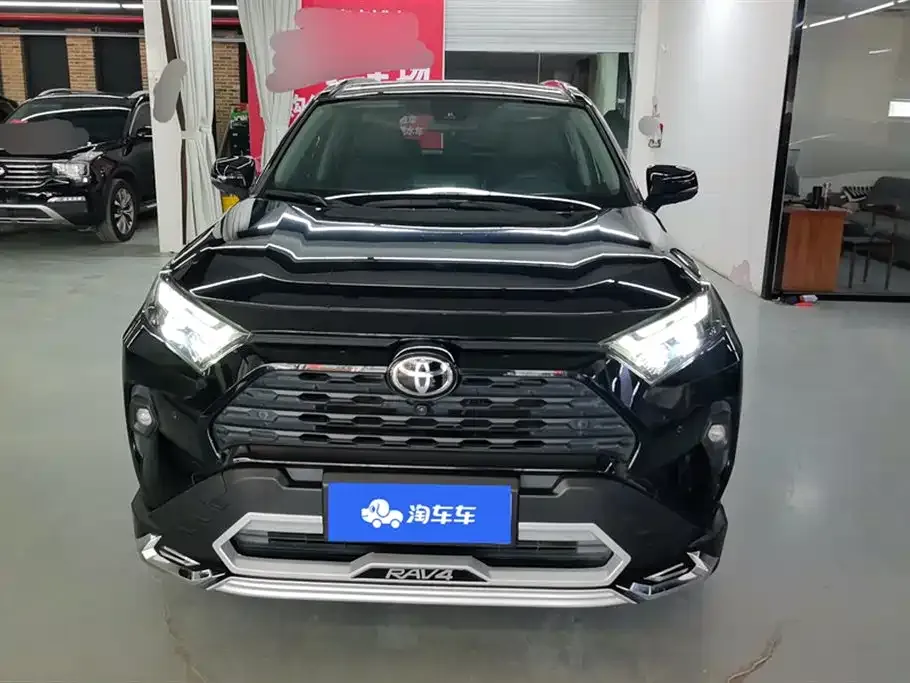 Toyota RAV4 — фото 2