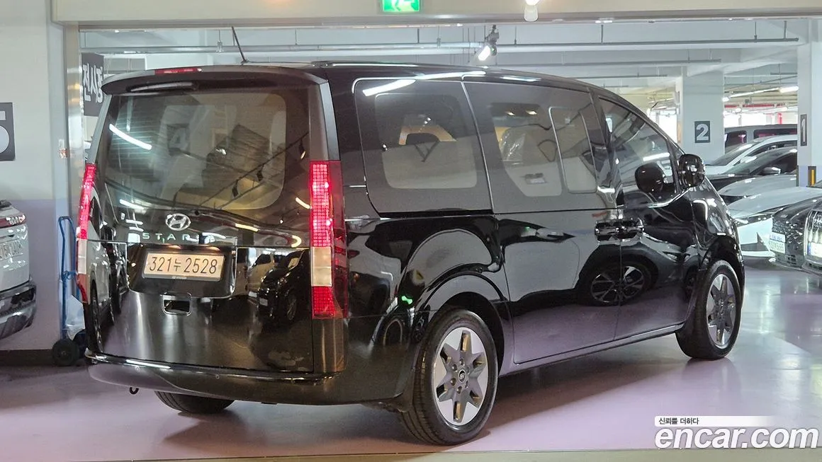 Hyundai Staria — фото 2