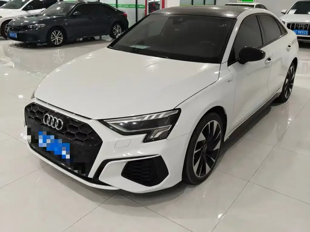 Audi A3 2023 из CN, фото 1