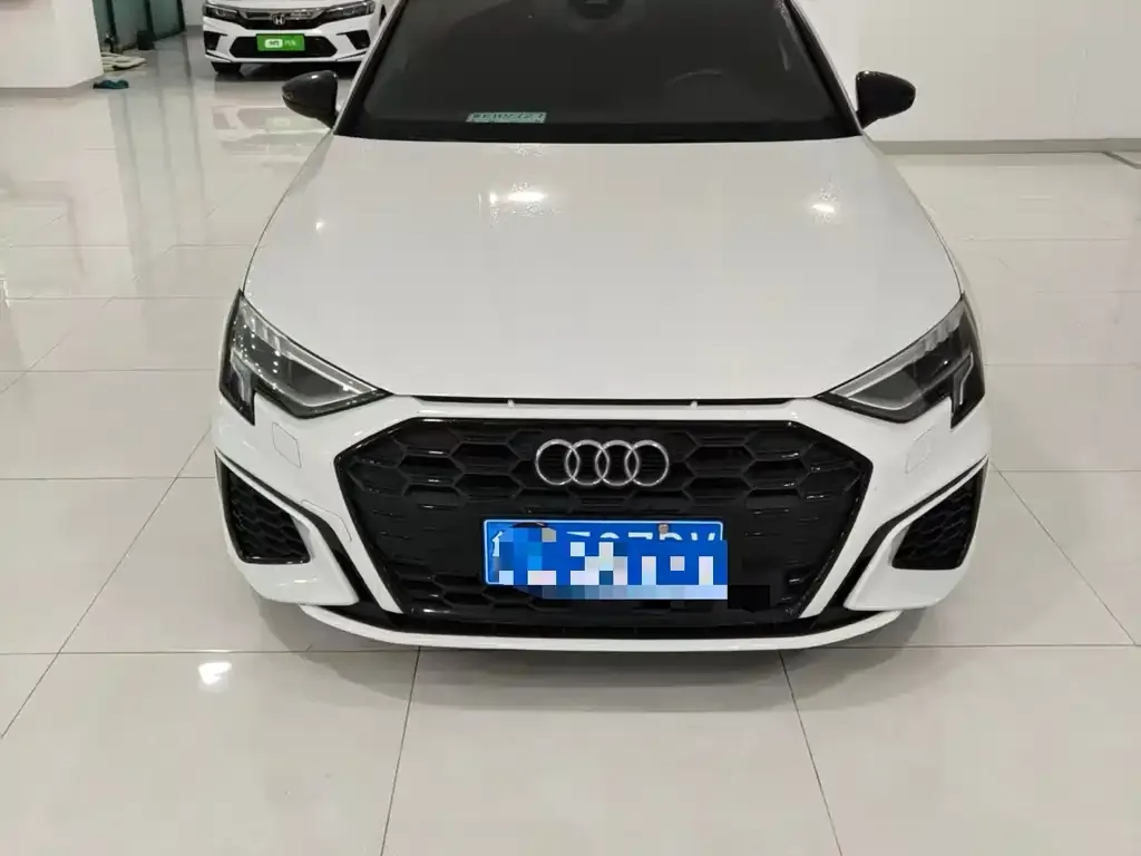 Audi A3 2023 из CN, фото 2