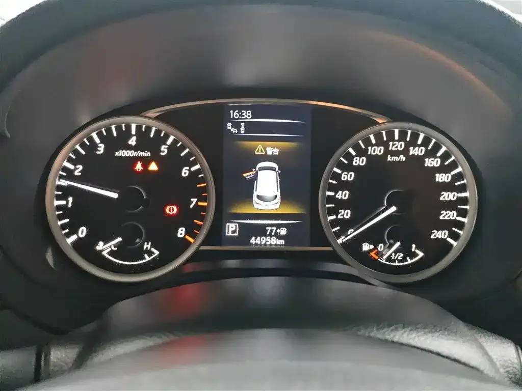 Nissan Tiida 2022 из CN, фото 4
