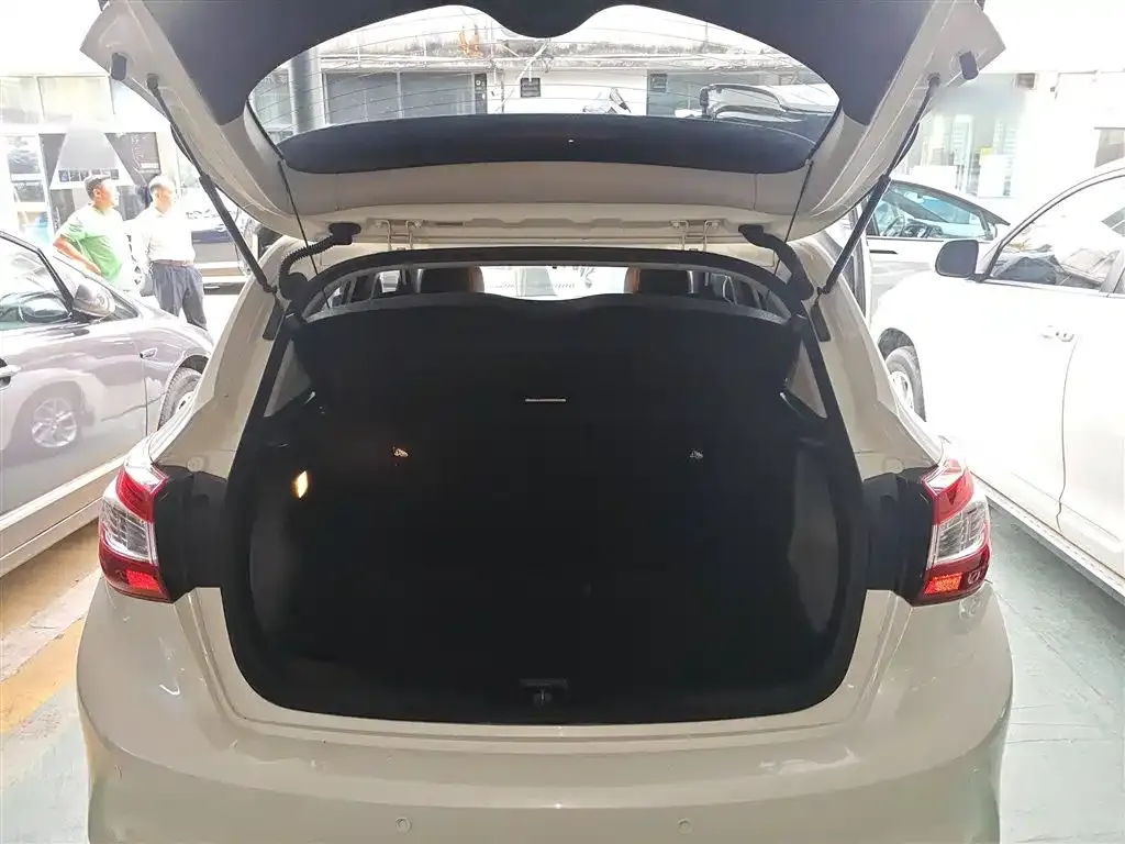 Nissan Tiida 2022 из CN, фото 9