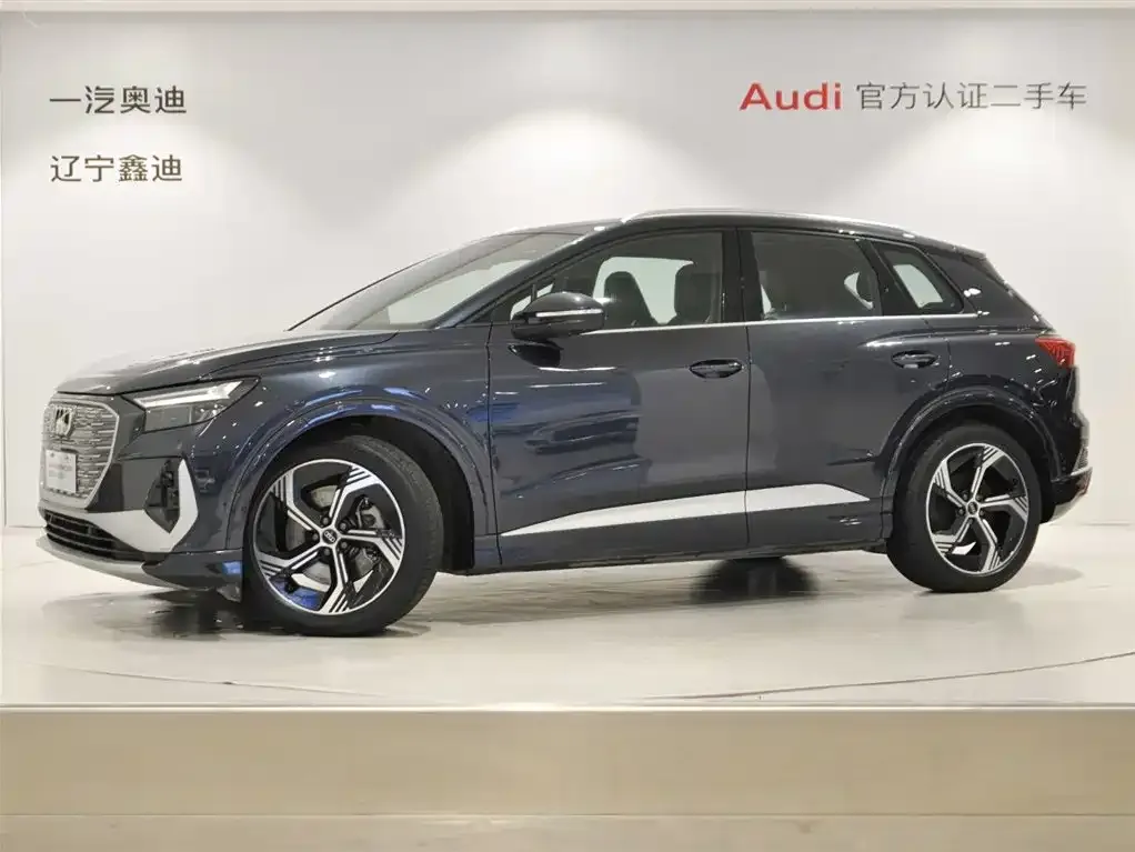 Audi Q4 e-tron — фото 1