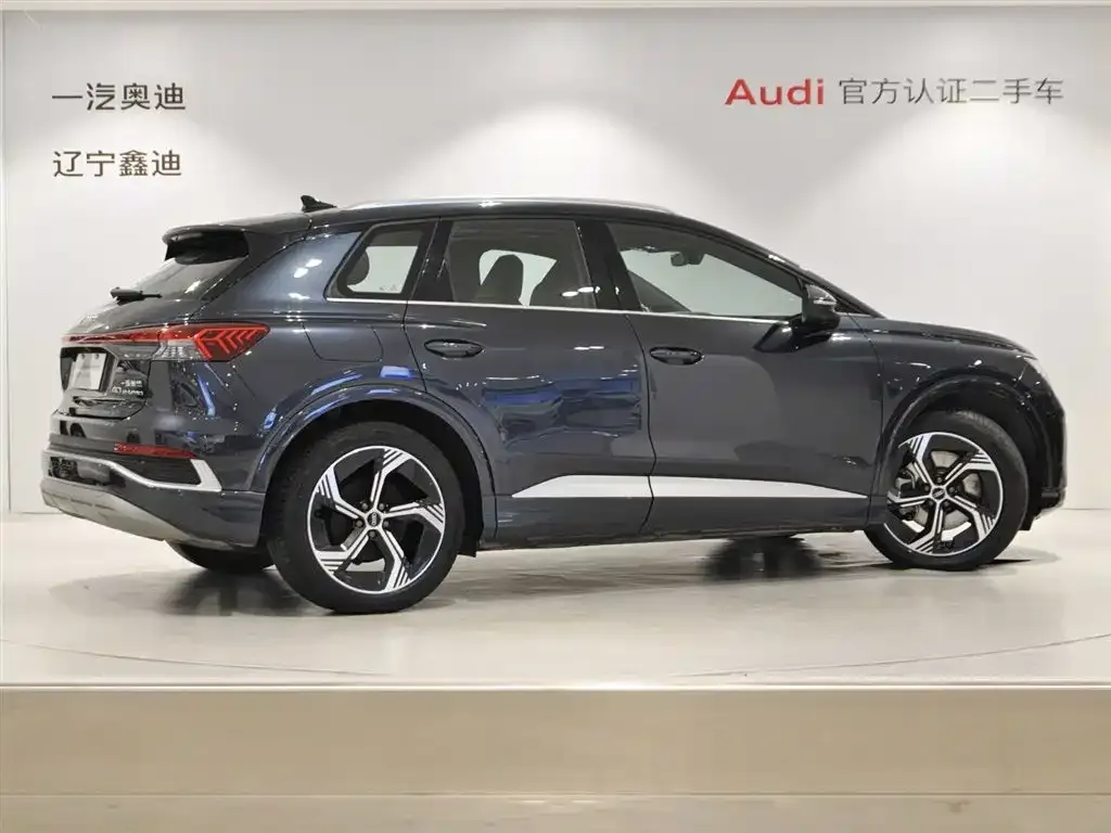 Audi Q4 e-tron — фото 4