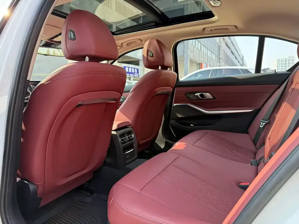 BMW 3 Series 2024 из CN, фото 5