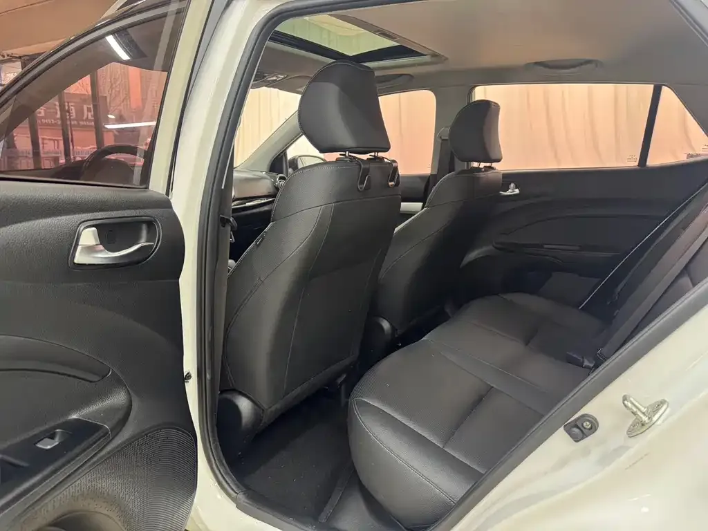 Kia KX1 2022 из CN, фото 8