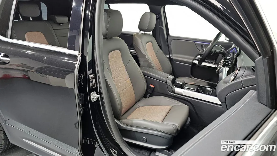 Mercedes-Benz EQB — фото 10