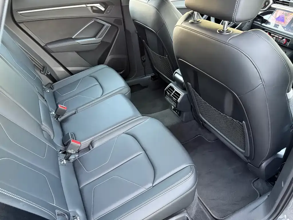 Audi Q3 2024 из CN, фото 8