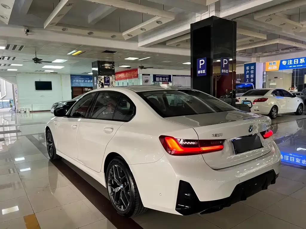 BMW 3 Series 2024 из CN, фото 4