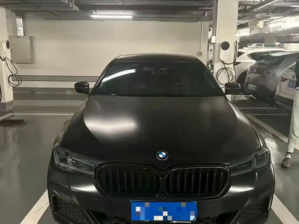 BMW 5 Series 2022 из CN, фото 1