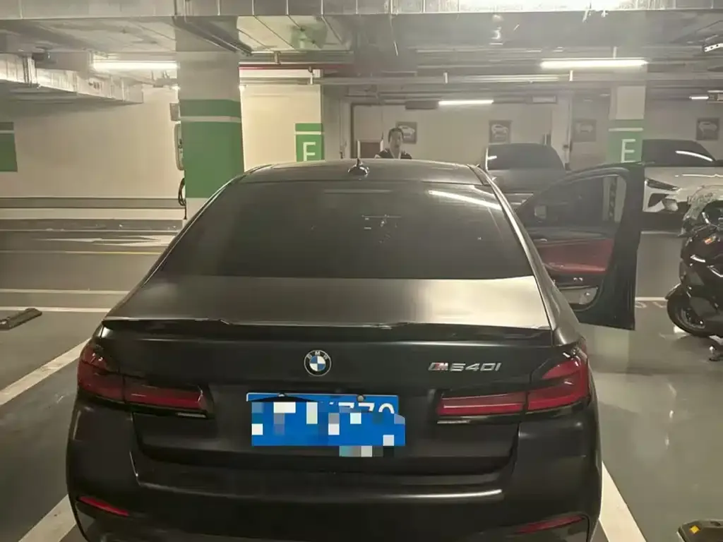 BMW 5 Series 2022 из CN, фото 4