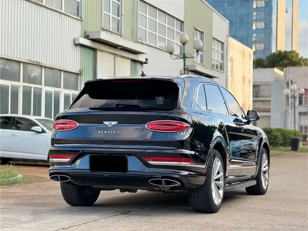 Bentley Bentayga 2022 из CN, фото 6