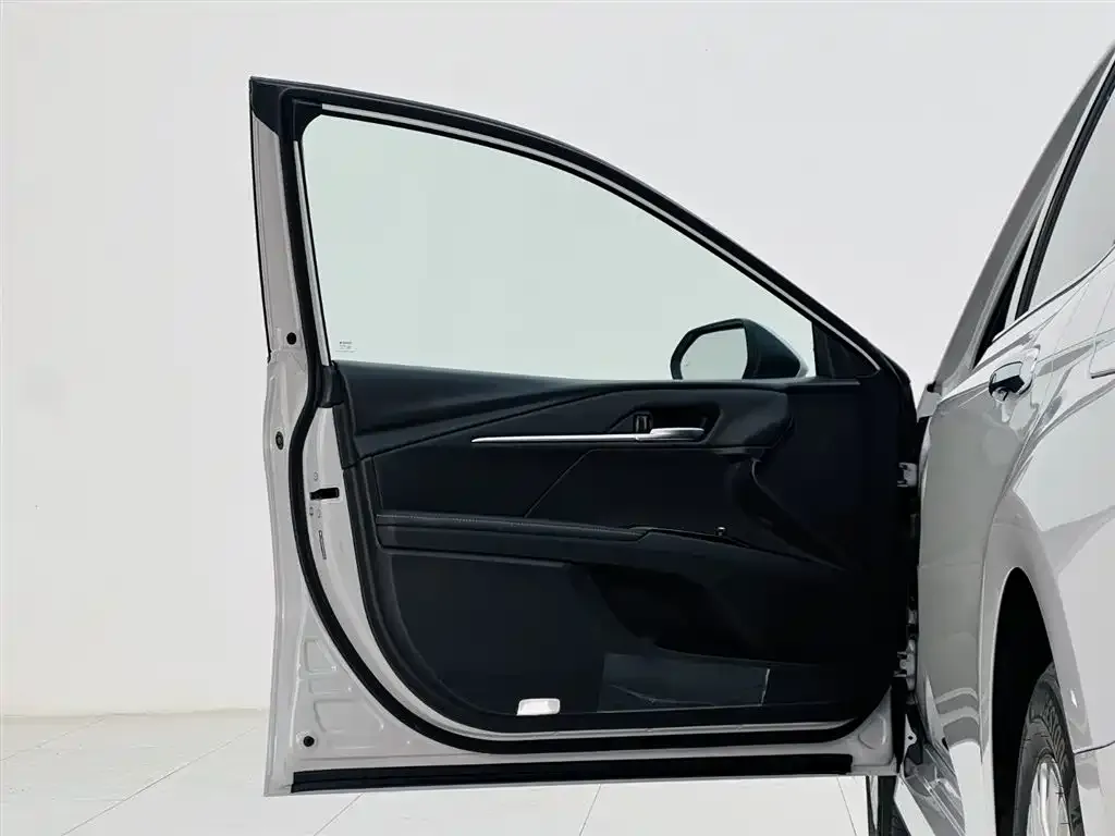 Toyota Camry 2024 из CN, фото 9