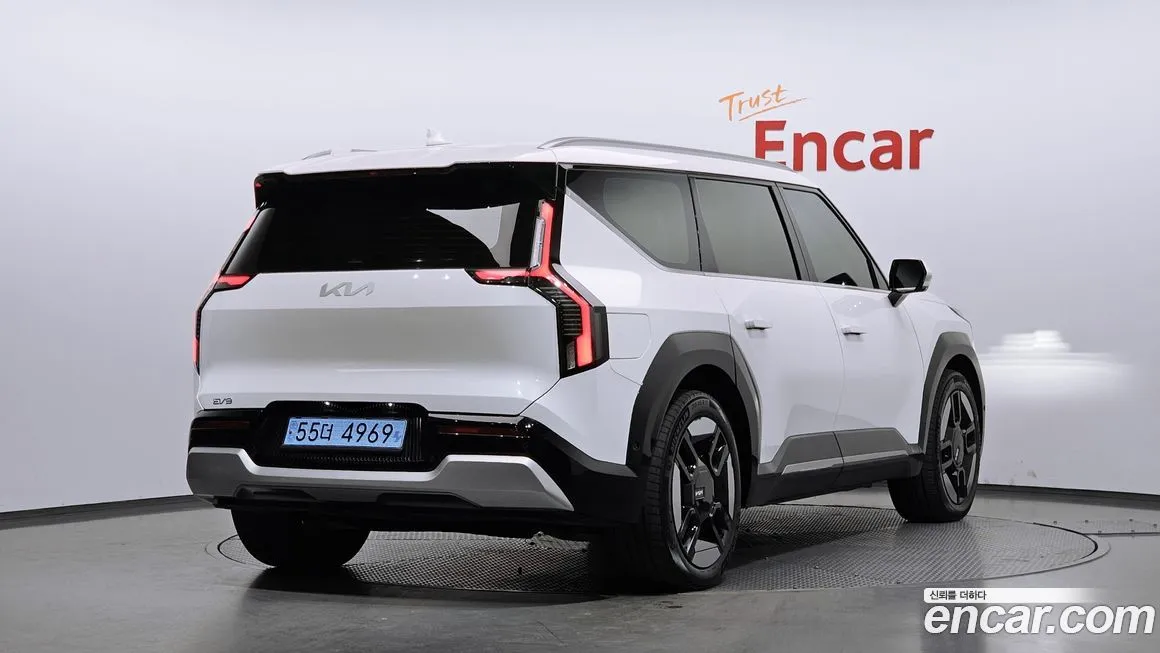 Kia EV9 2024 из KR, фото 2