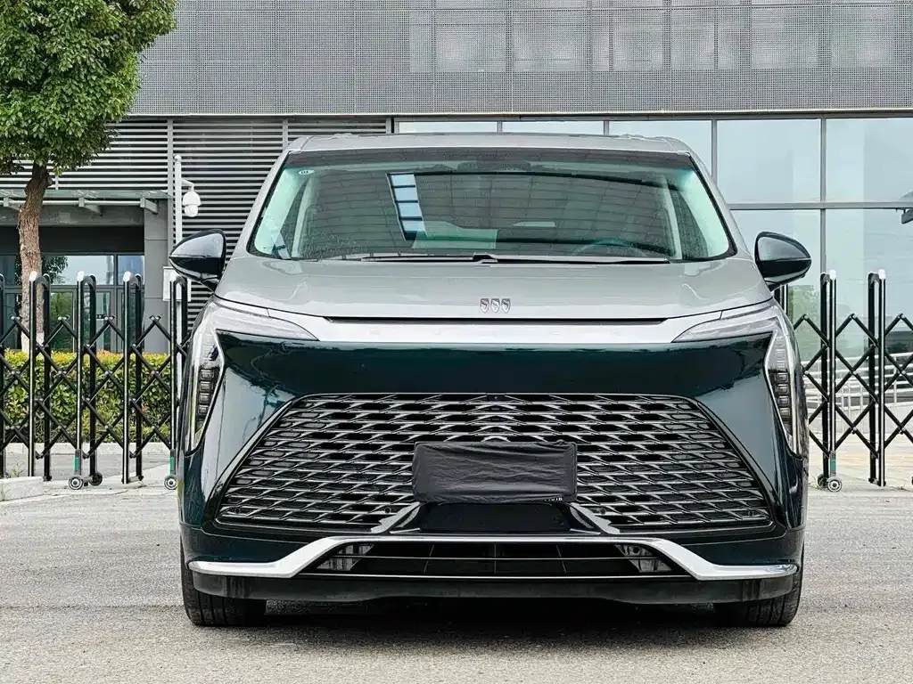 Buick Century 2023 из CN, фото 2