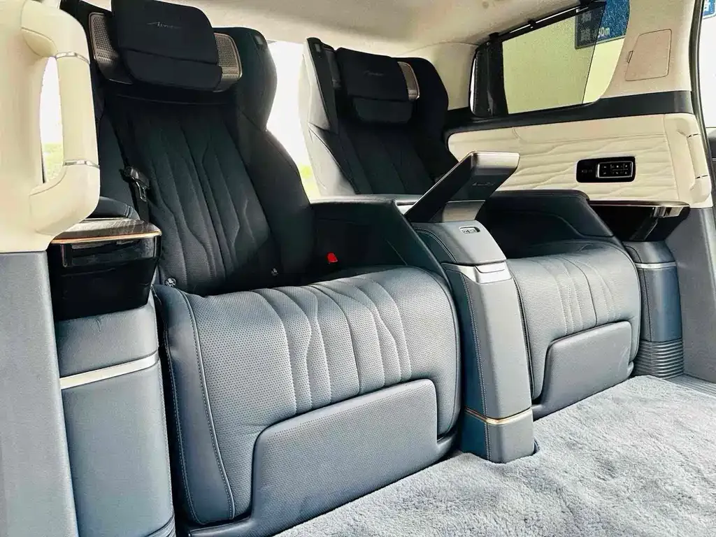 Buick Century 2023 из CN, фото 7