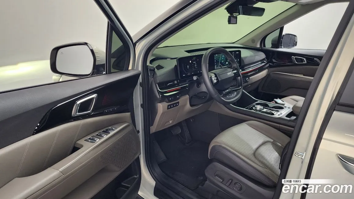 Kia Carnival — фото 10