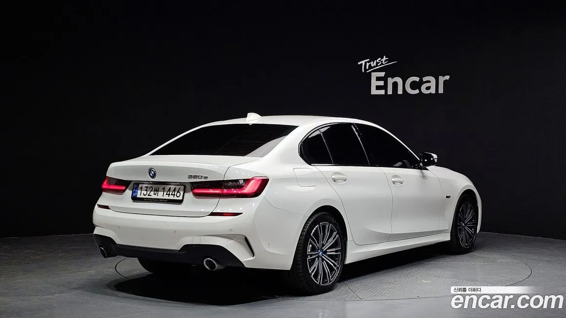BMW 3-Series 2022 из KR, фото 2