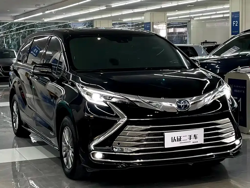Toyota Sienna 2023 из CN, фото 4