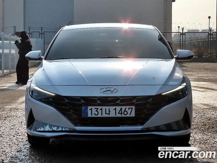 Hyundai AVANTE — фото 1