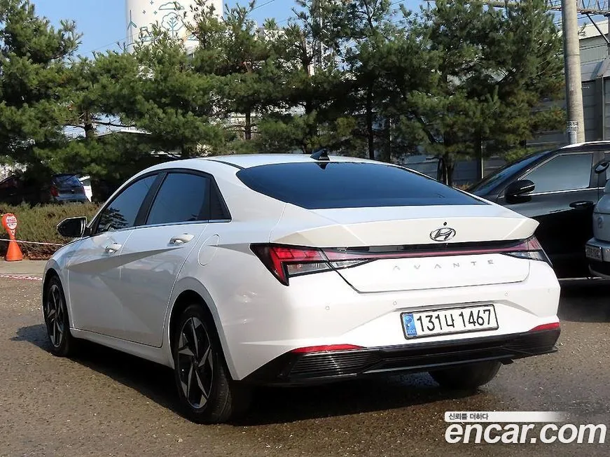 Hyundai AVANTE — фото 3