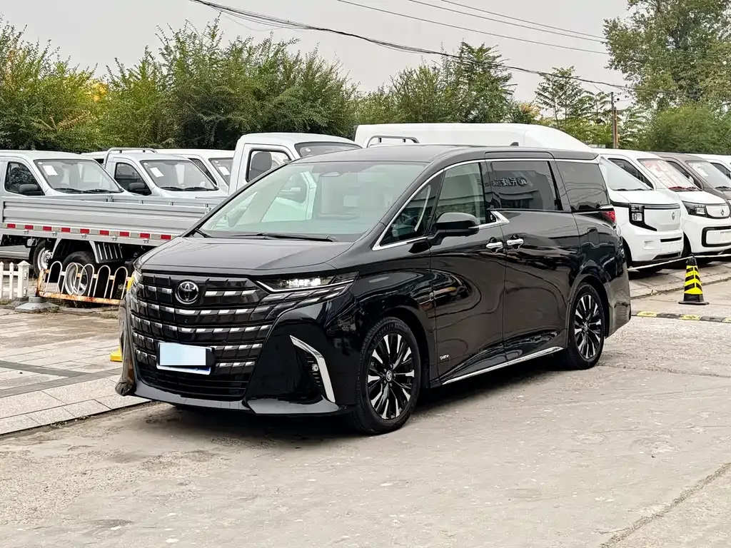Toyota Alphard 2023 из CN, фото 1