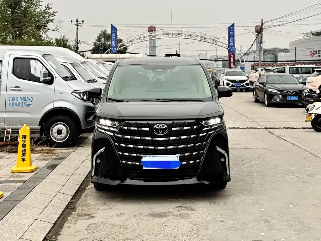 Toyota Alphard 2023 из CN, фото 2