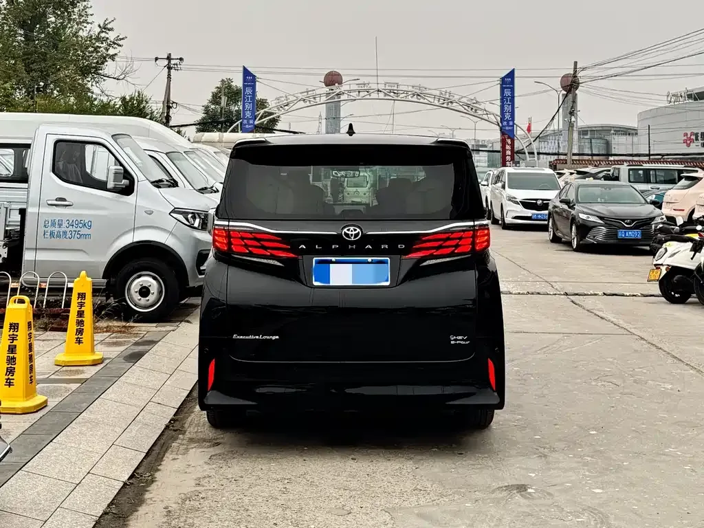 Toyota Alphard 2023 из CN, фото 3