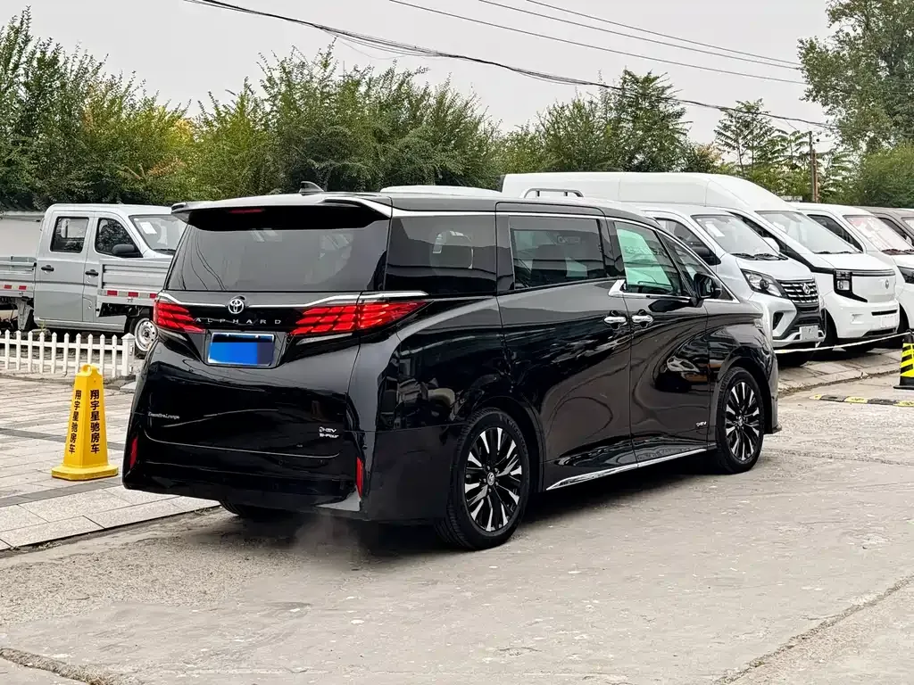 Toyota Alphard 2023 из CN, фото 4