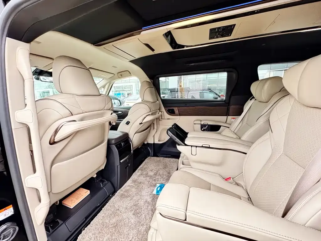 Toyota Alphard 2023 из CN, фото 6