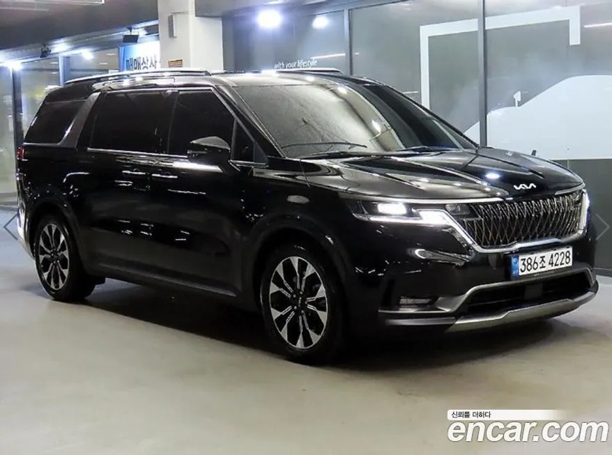 Kia Carnival — фото 1