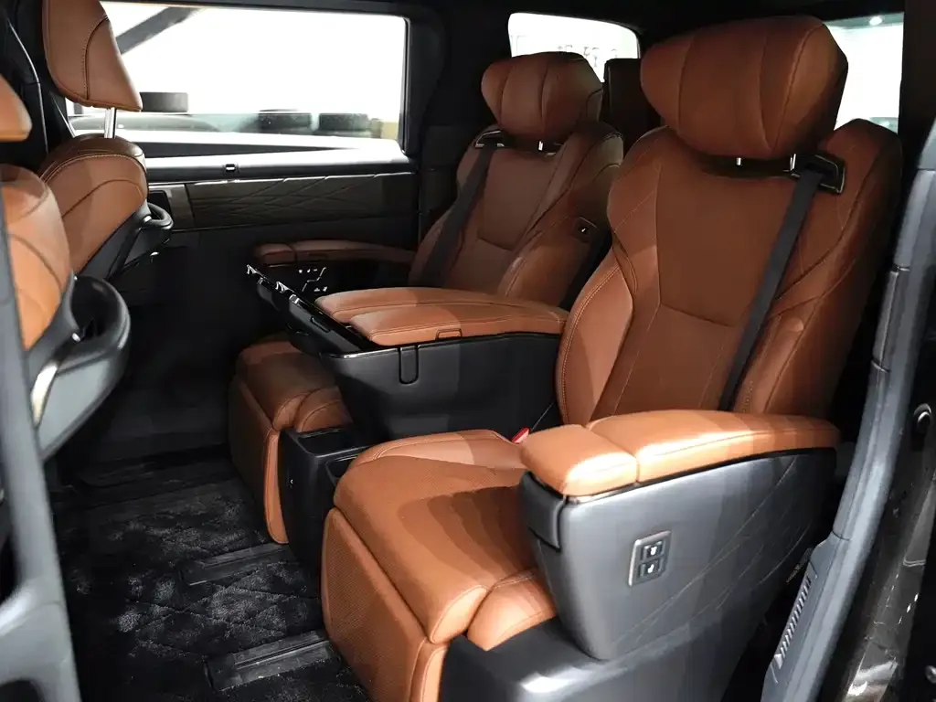 Toyota Alphard 2024 из CN, фото 9