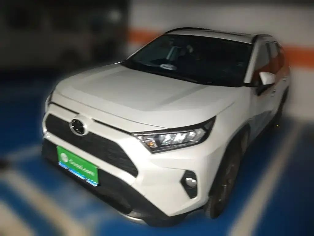 Toyota RAV4 — фото 2