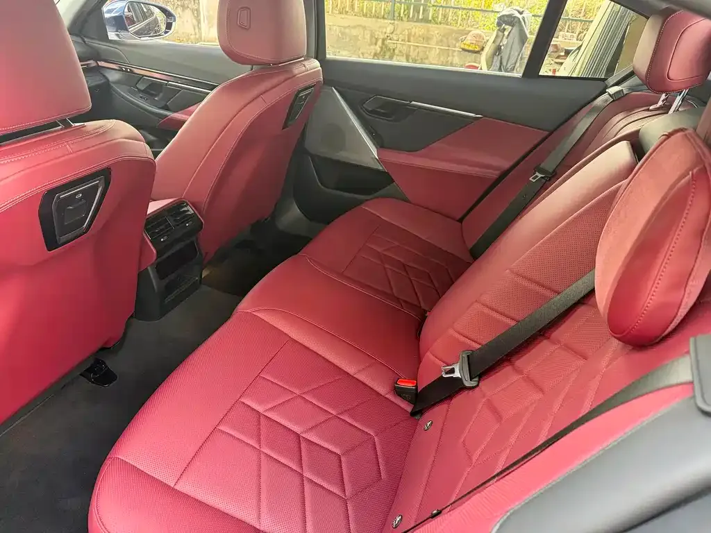 BMW i5 2024 из CN, фото 10