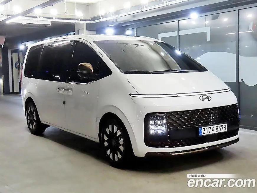 Hyundai Staria — фото 1